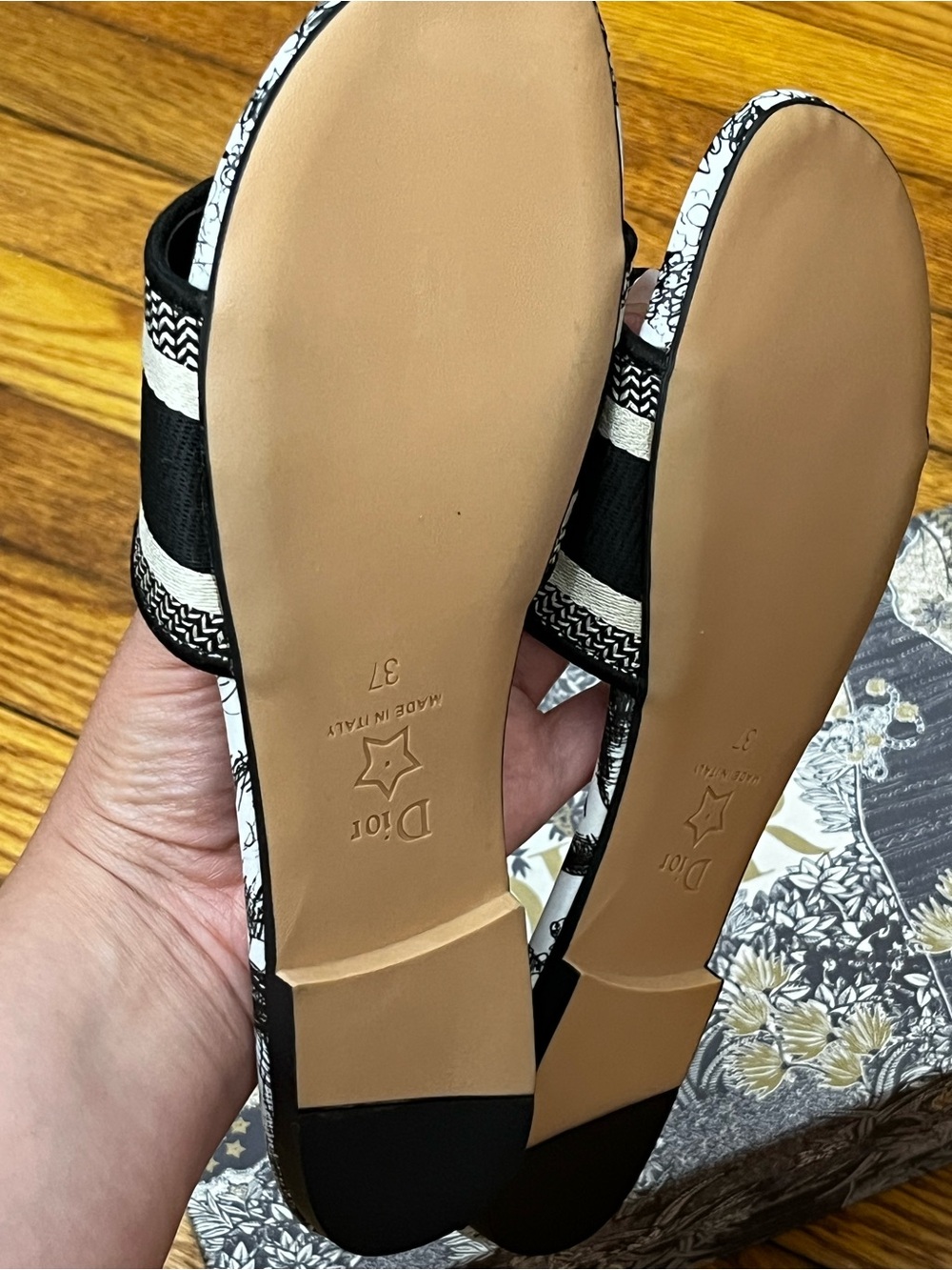 Black & White Stylish Sandals - Picture 7 of 7